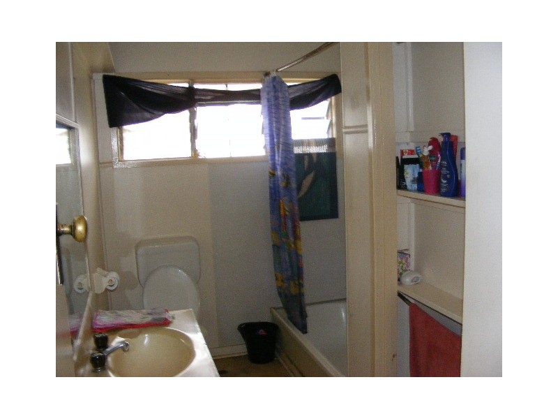 82 Baynes Street, Wondai QLD 4606