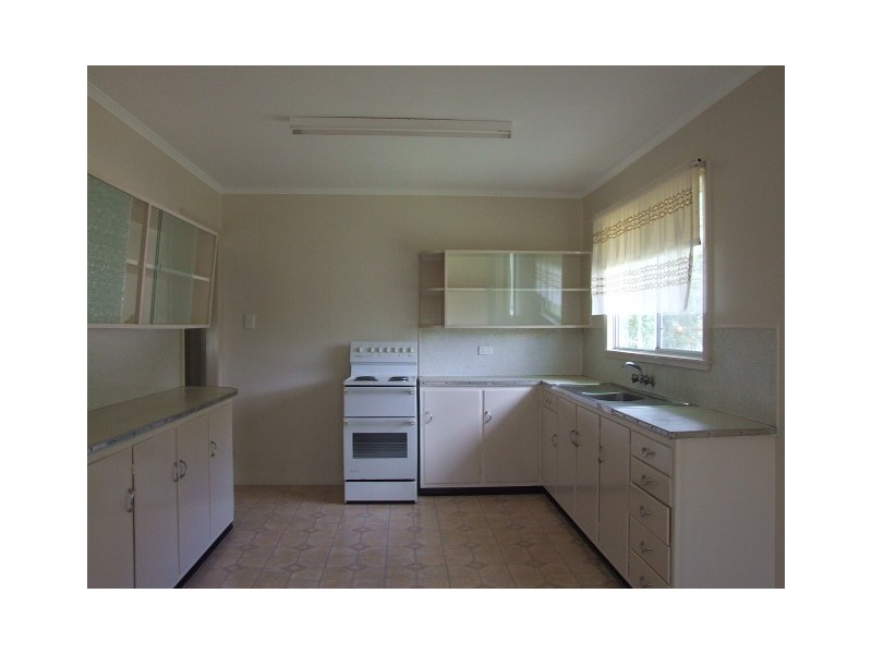 35 Edwards Street, Wondai QLD 4606