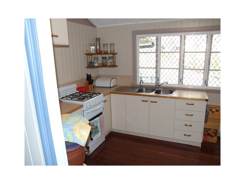 10 Baynes Street, Wondai QLD 4606