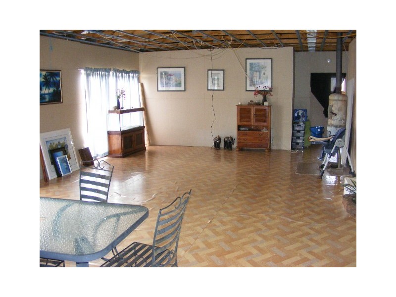 2-3 Farrers Street, Mondure QLD 4611