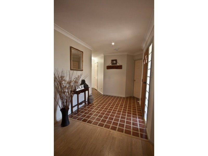 13 Warren Court, Wondai QLD 4606