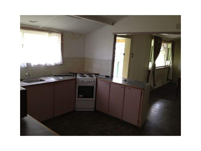 15 Robinsons Lane, Wondai QLD 4606