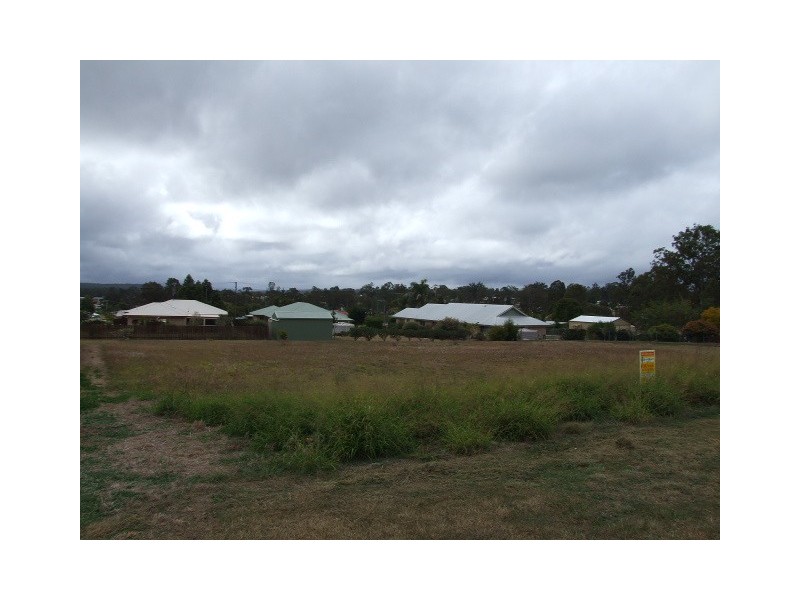 73 Grant Crescent, Wondai QLD 4606