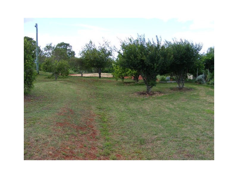 6 Meek Street, Tingoora QLD 4608