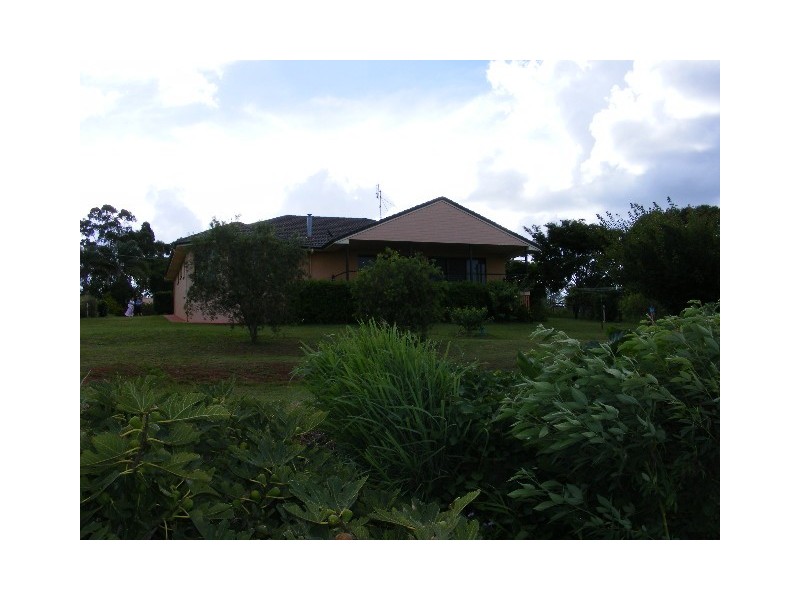 6 Meek Street, Tingoora QLD 4608