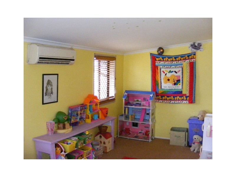 43 Edwards Street, Wondai QLD 4606