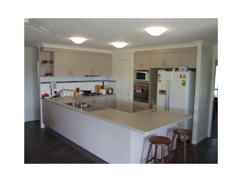 8 Grant Crescent, Wondai QLD 4606