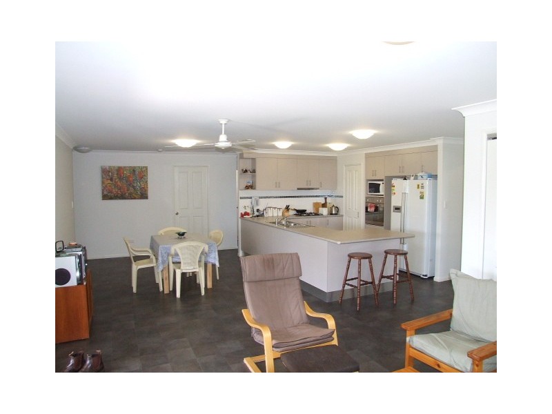 8 Grant Crescent, Wondai QLD 4606