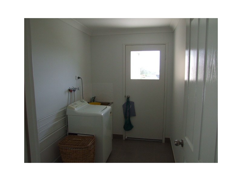 8 Grant Crescent, Wondai QLD 4606