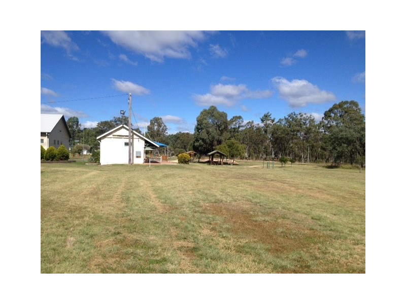 25 Rodney Street, Proston QLD 4613