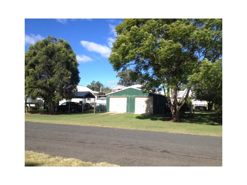 25 Rodney Street, Proston QLD 4613