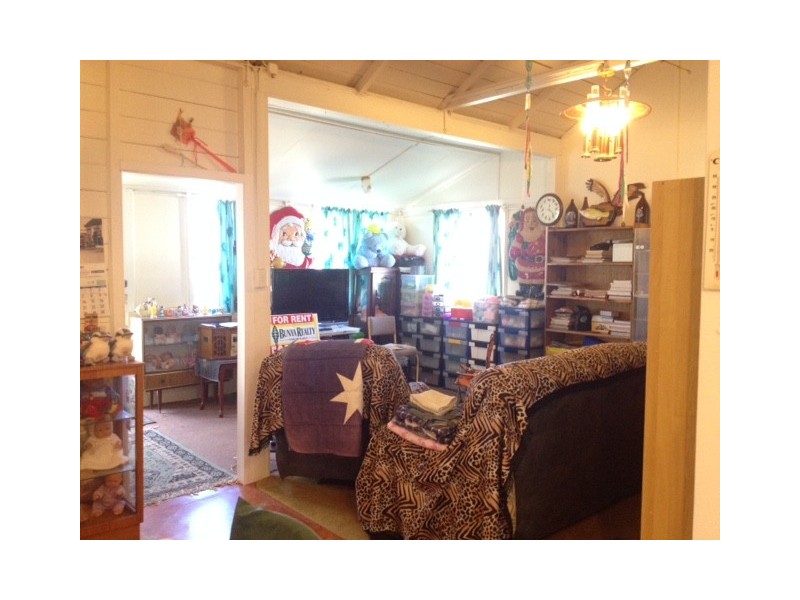 25 Rodney Street, Proston QLD 4613