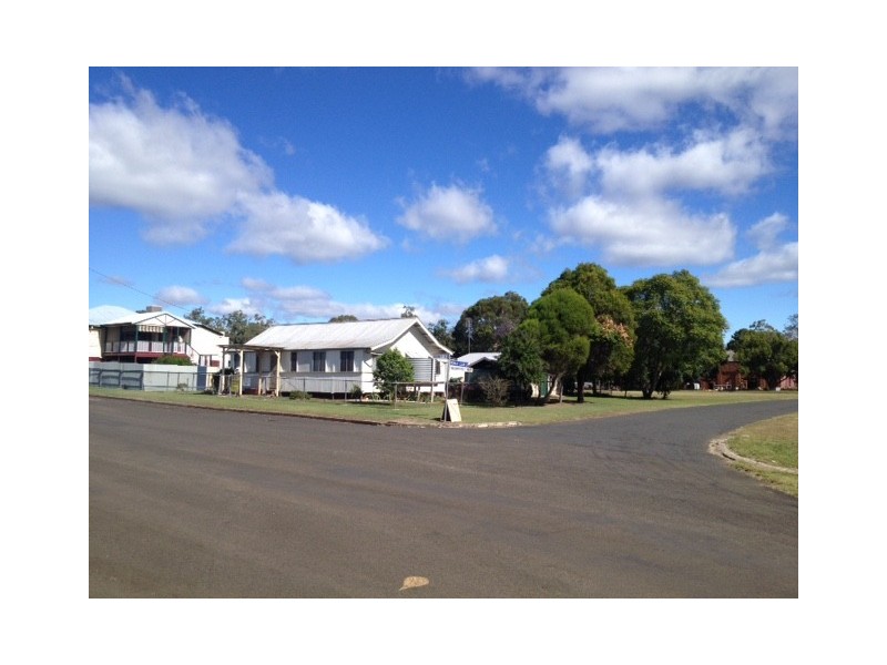 25 Rodney Street, Proston QLD 4613