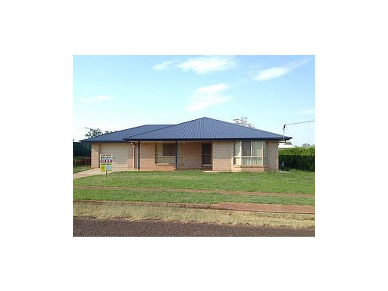 16 Frederick Street, Wooroolin QLD 4608