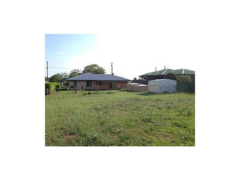 16 Frederick Street, Wooroolin QLD 4608