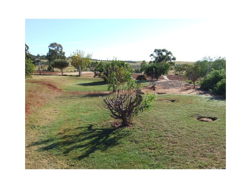 6 Meek Street, Tingoora QLD 4608