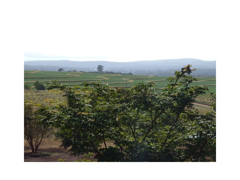 6 Meek Street, Tingoora QLD 4608