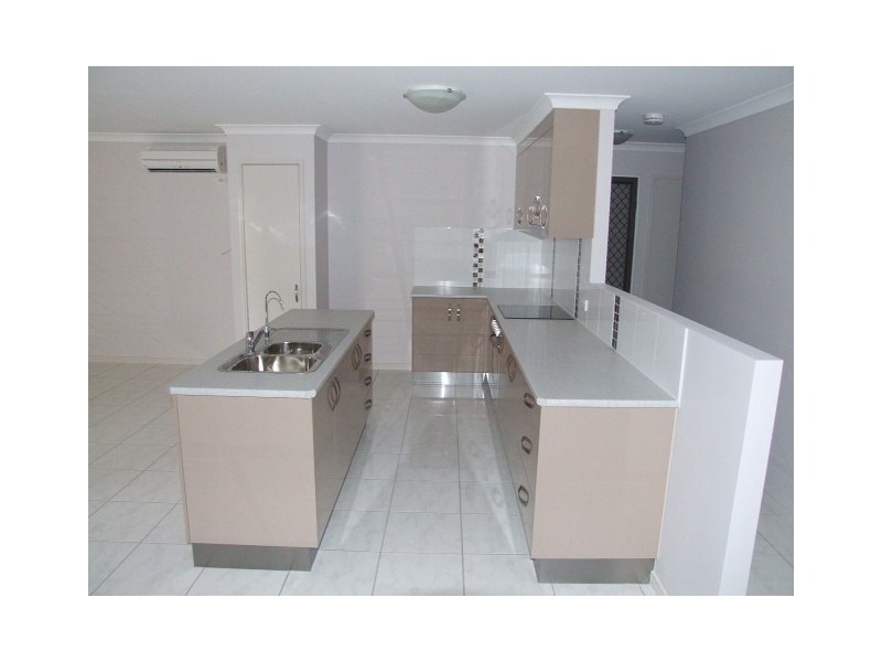 2/35 Grant Crescent, Wondai QLD 4606