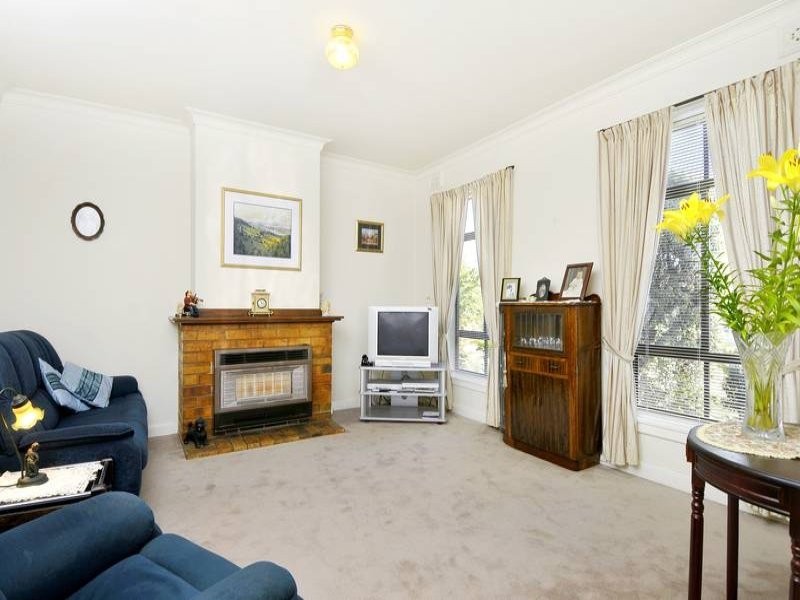 18 Sackville Street, Heidelberg Heights VIC 3081