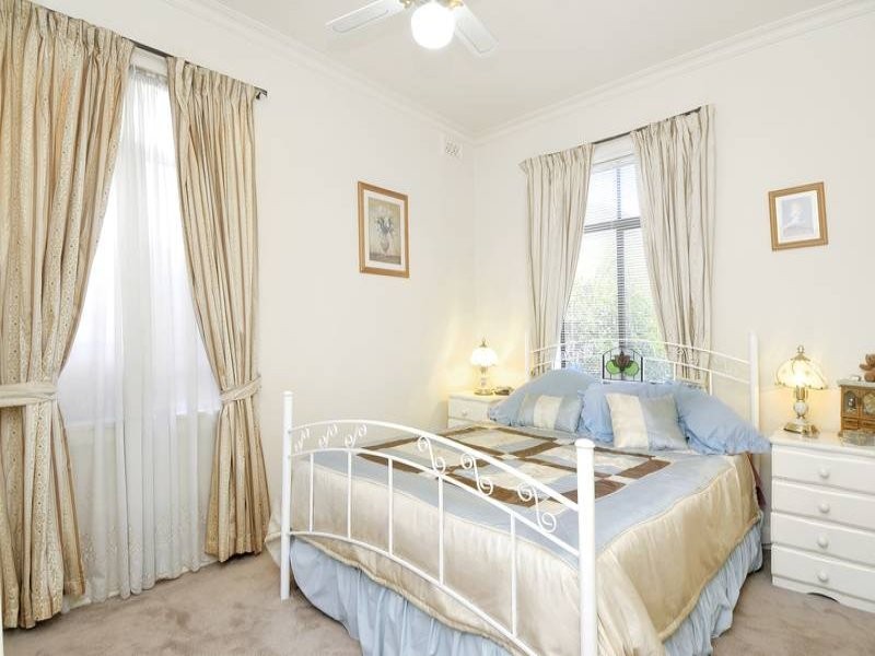 18 Sackville Street, Heidelberg Heights VIC 3081