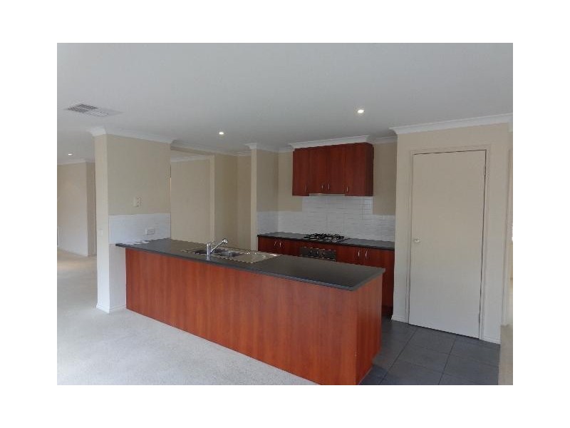 7 Harmony Drive, South Morang VIC 3752