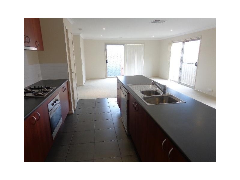 7 Harmony Drive, South Morang VIC 3752