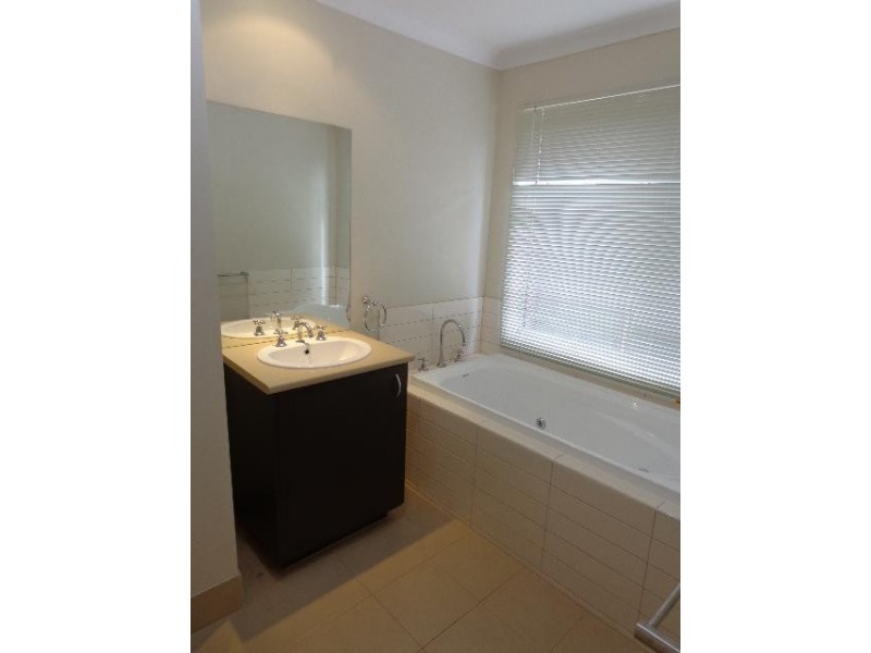 7 Harmony Drive, South Morang VIC 3752