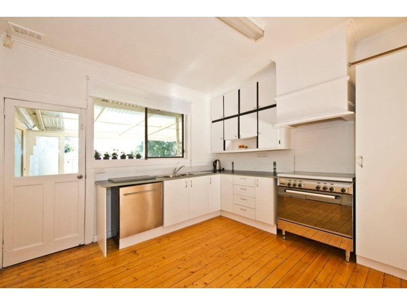 155 Southern Road, Heidelberg West VIC 3081
