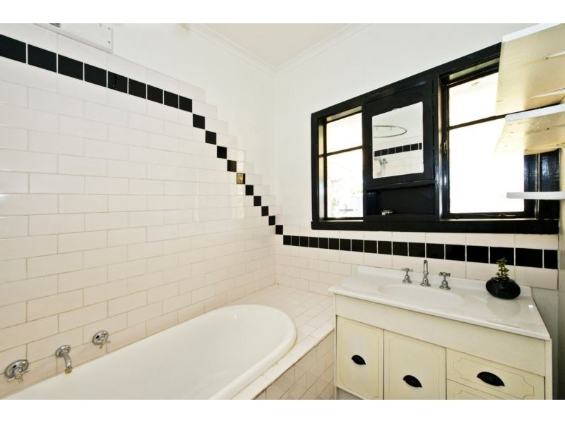 155 Southern Road, Heidelberg West VIC 3081