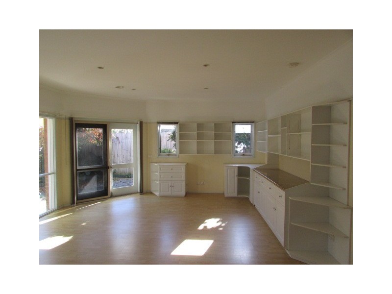 2/19 Lawson Parade, Heidelberg Heights VIC 3081