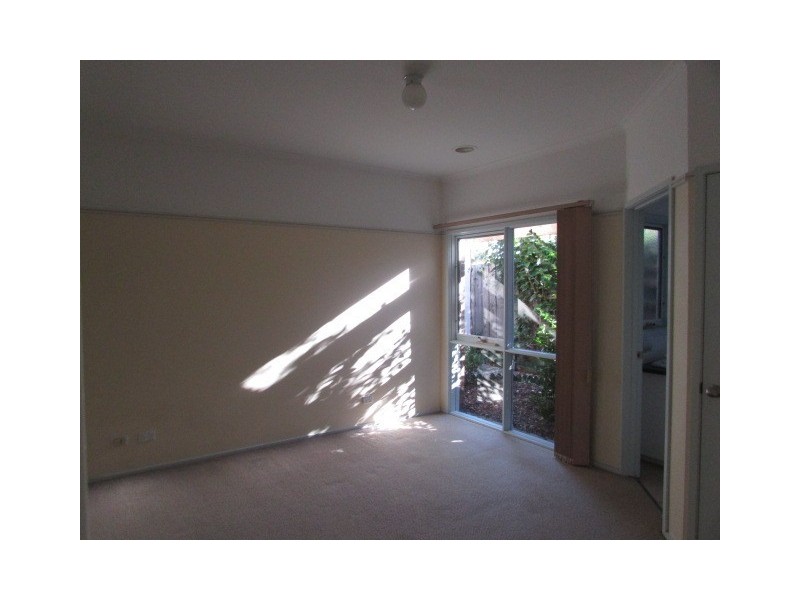 2/19 Lawson Parade, Heidelberg Heights VIC 3081