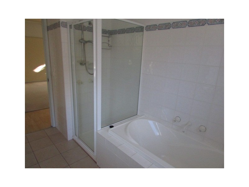 2/19 Lawson Parade, Heidelberg Heights VIC 3081