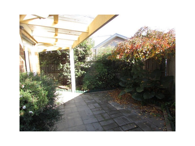 2/19 Lawson Parade, Heidelberg Heights VIC 3081