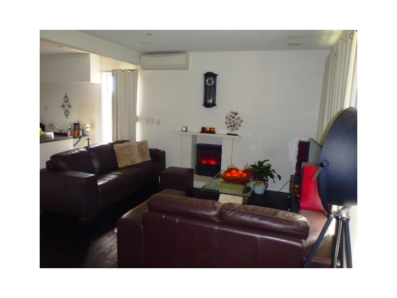 17 Ramu Parade, Heidelberg West VIC 3081