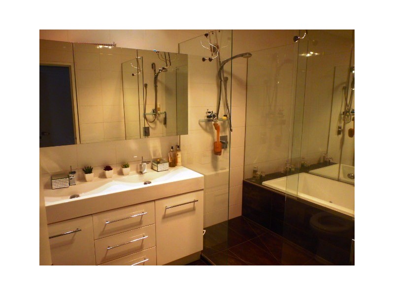 17 Ramu Parade, Heidelberg West VIC 3081