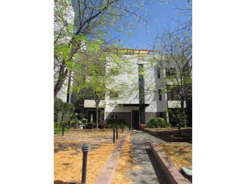 12/157 Bouverie Street, Carlton VIC 3053