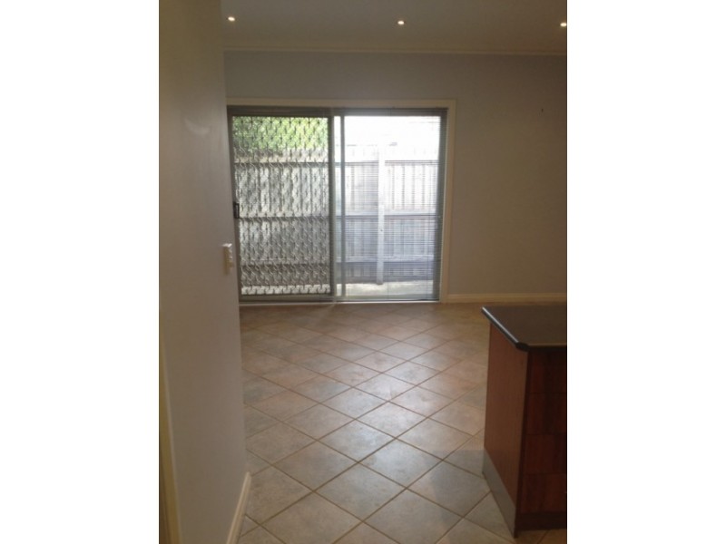 2a Kirkdale Street, Brunswick VIC 3056