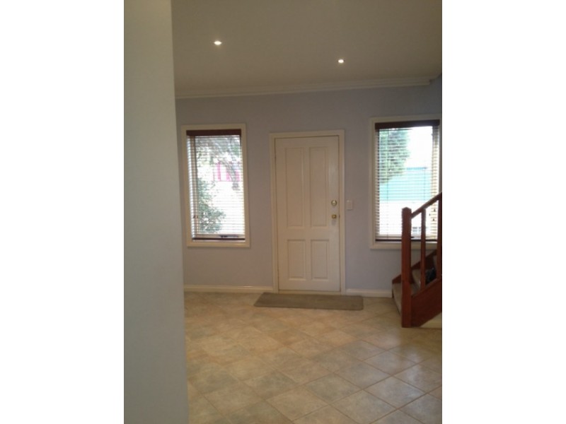 2a Kirkdale Street, Brunswick VIC 3056