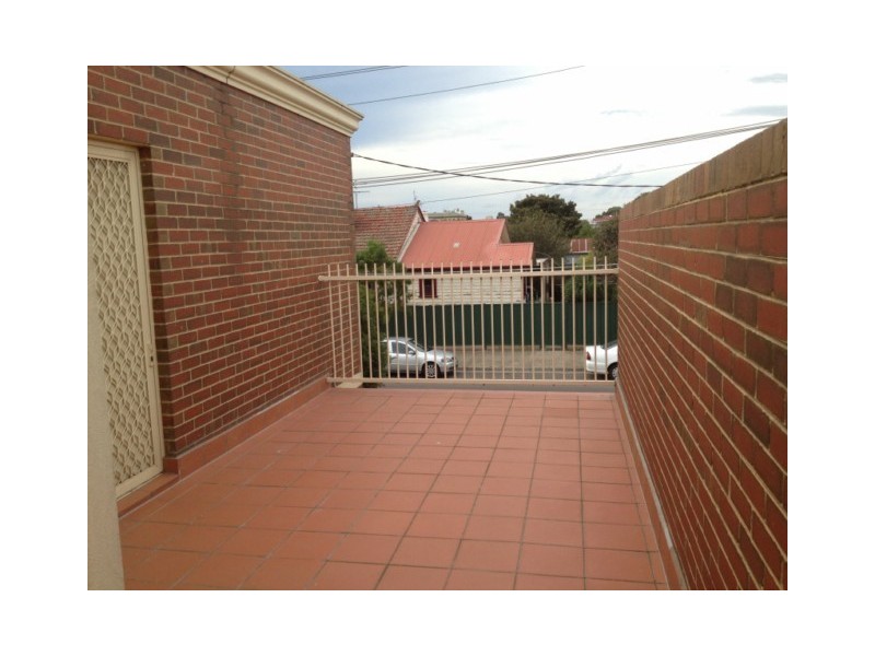 2a Kirkdale Street, Brunswick VIC 3056