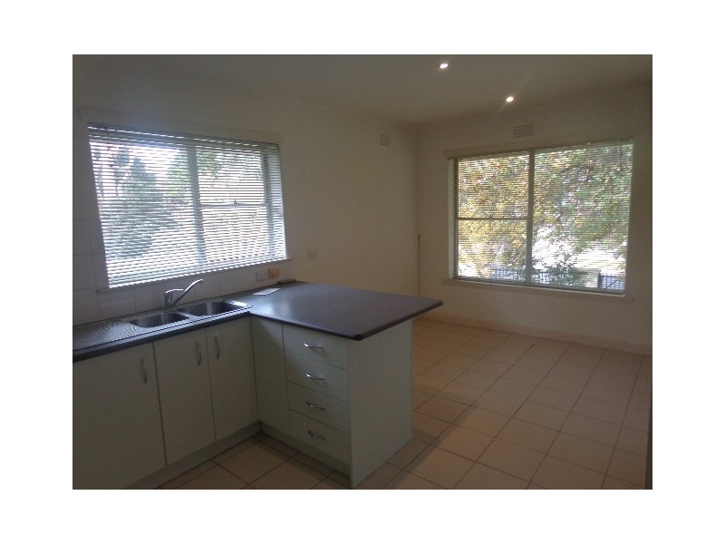 8/16 Waverley Avenue, Ivanhoe VIC 3079