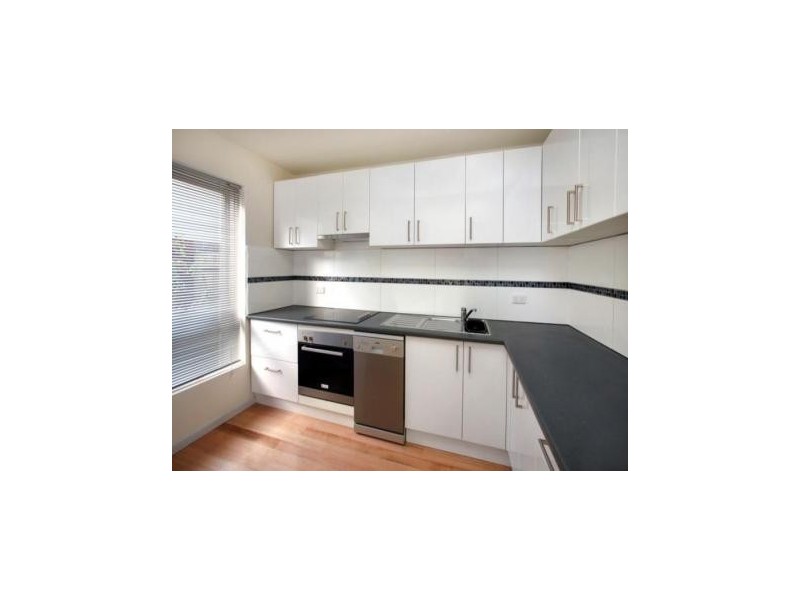 2/23 Rathmines Street, Fairfield VIC 3078