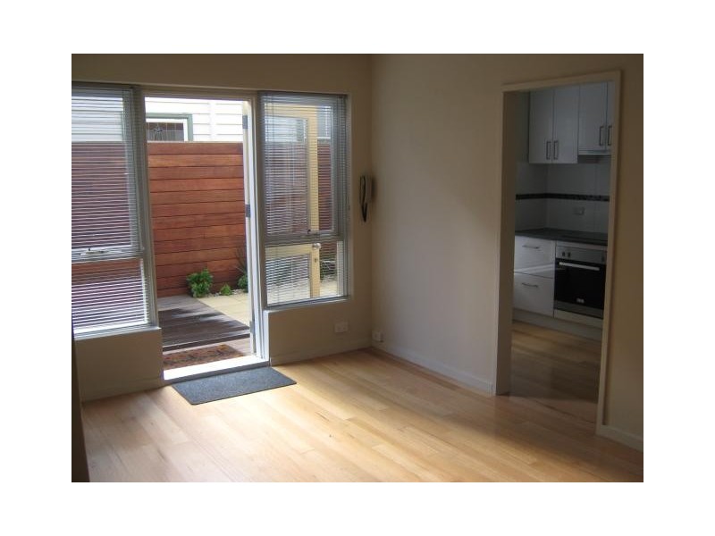 2/23 Rathmines Street, Fairfield VIC 3078