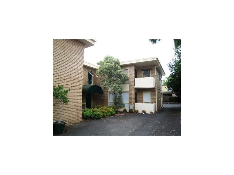 2/23 Rathmines Street, Fairfield VIC 3078