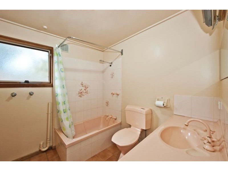 6a Hibiscus Avenue, Briar Hill VIC 3088