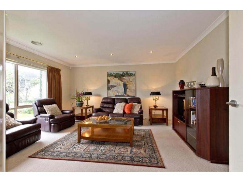 8 Neville Court, Viewbank VIC 3084