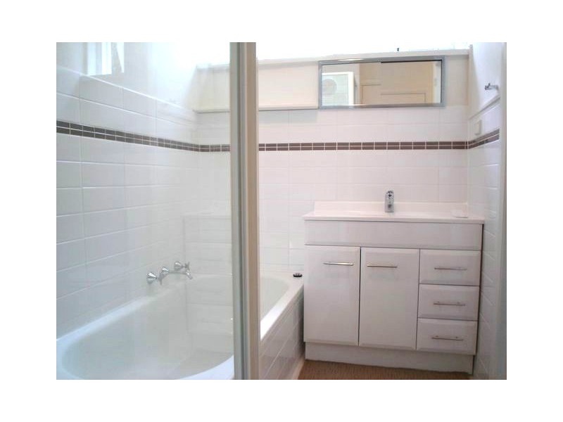 4/12 Stradbroke Avenue, Heidelberg VIC 3084