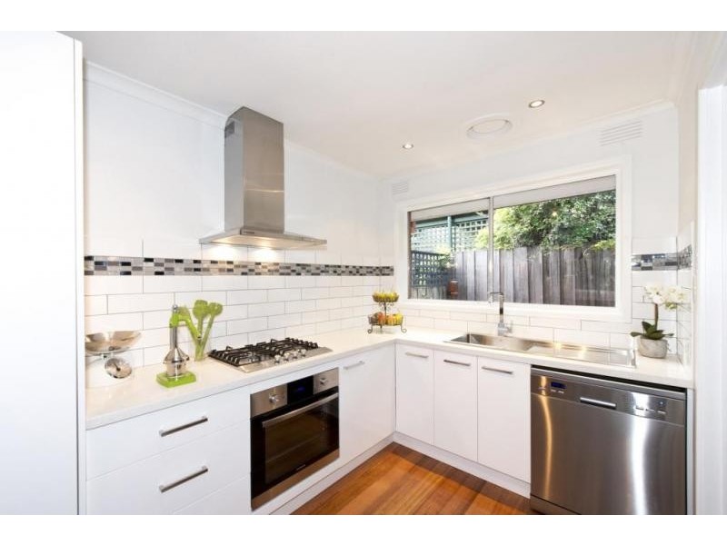 2/11 Langs Road, Ivanhoe VIC 3079