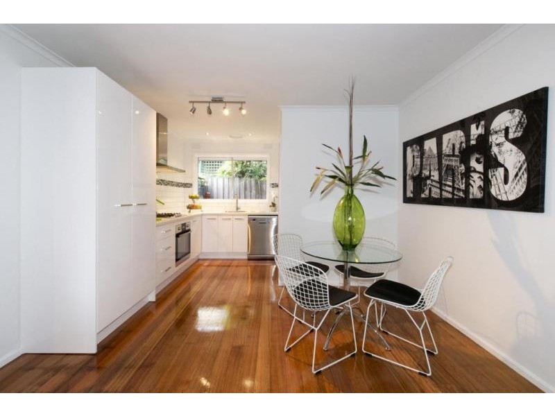 2/11 Langs Road, Ivanhoe VIC 3079