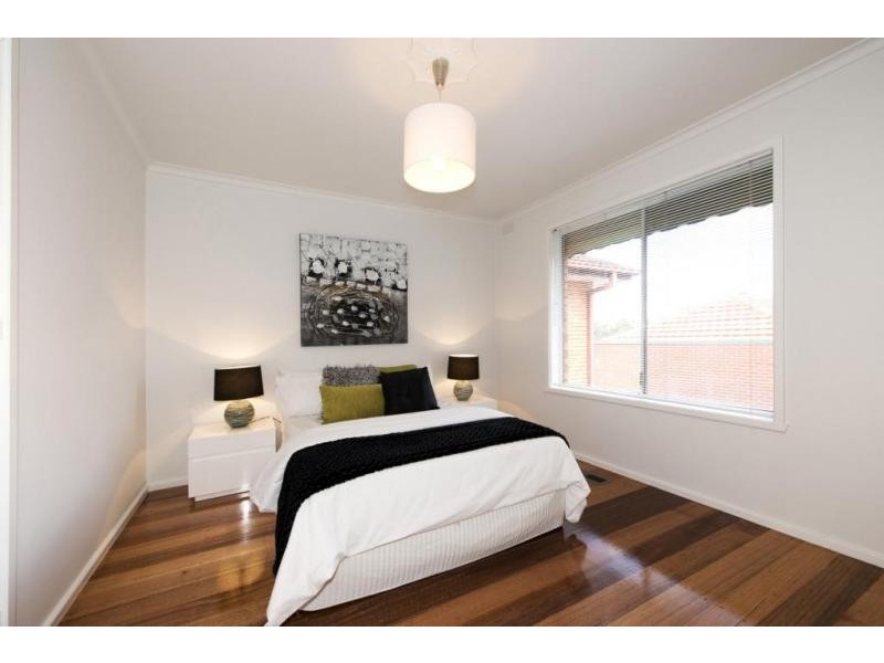 2/11 Langs Road, Ivanhoe VIC 3079