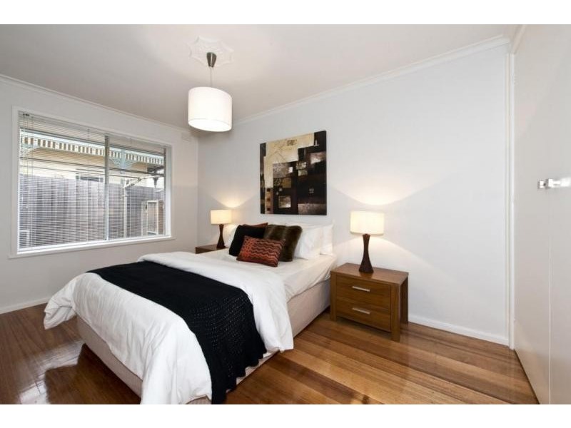 2/11 Langs Road, Ivanhoe VIC 3079